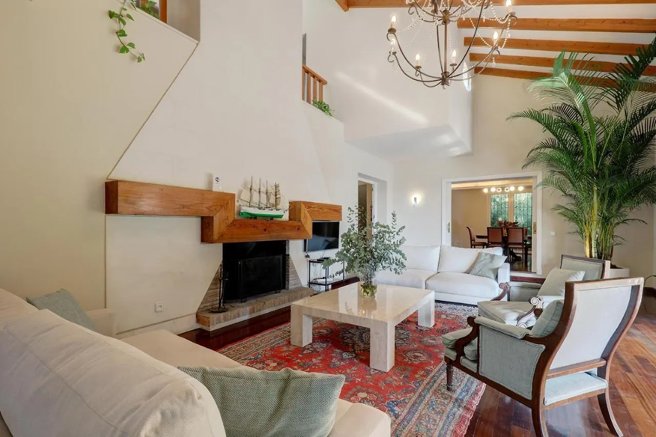 Villa In Great Location Marbella