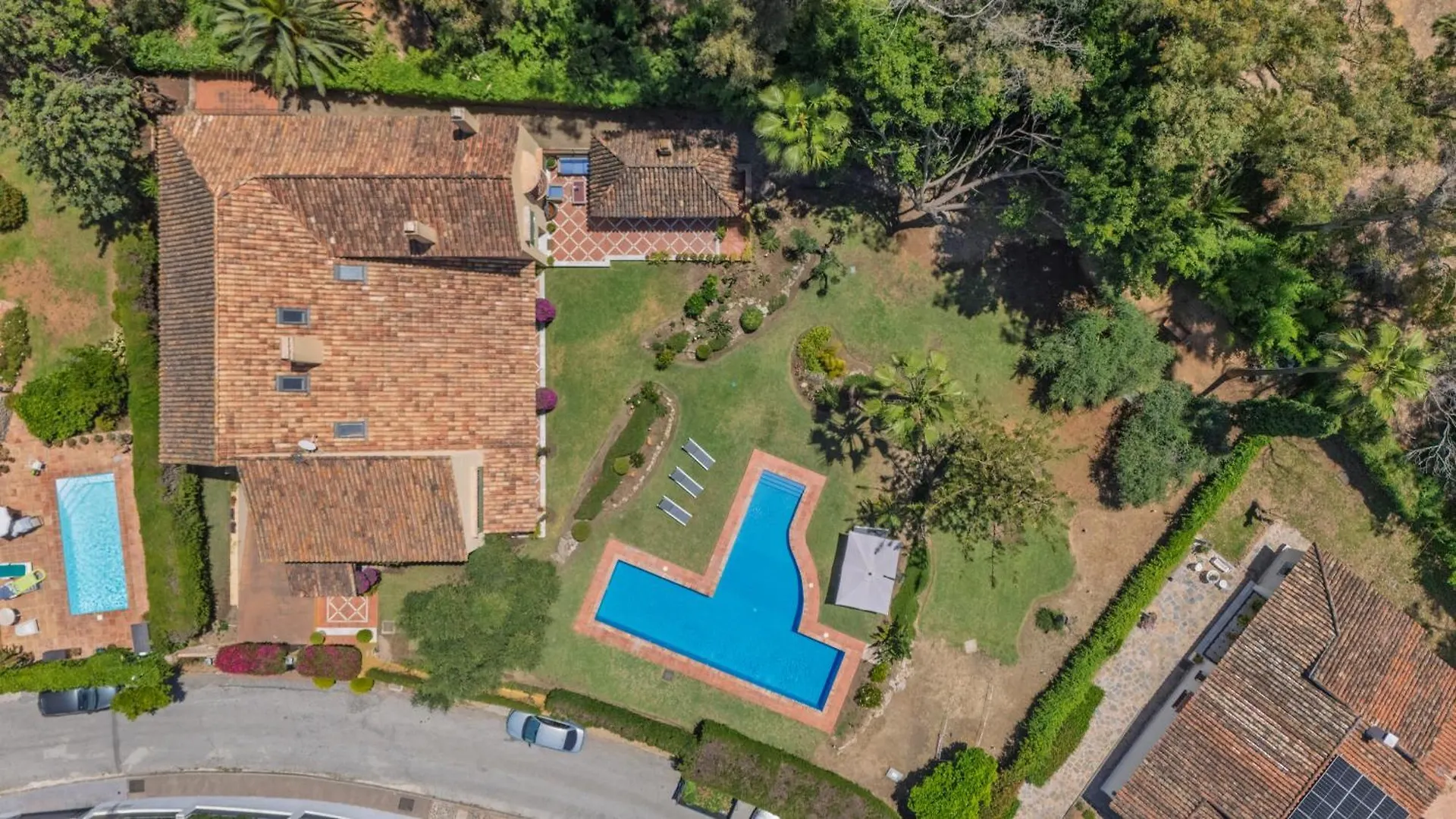 Villa In Great Location Marbella