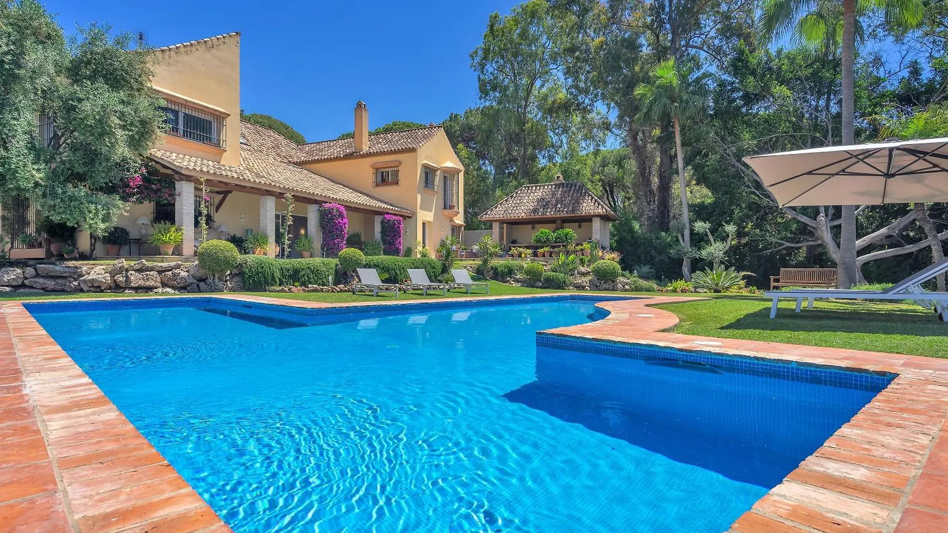 Villa In Great Location Marbella