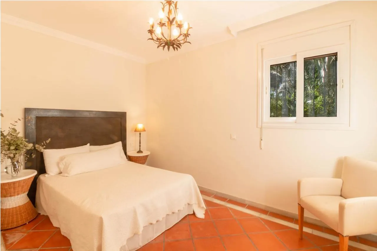 Villa In Great Location Marbella Hiszpania