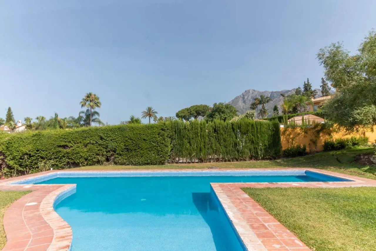 Villa In Great Location Marbella Hiszpania