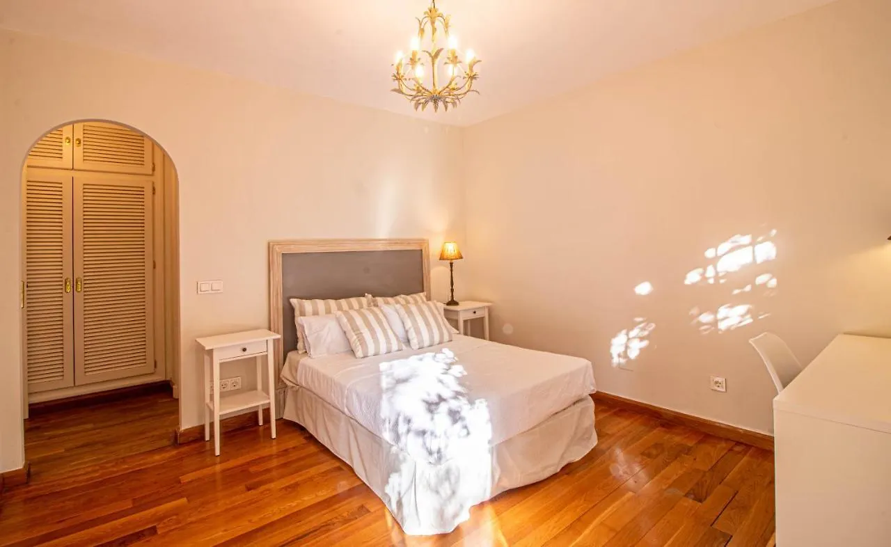 Villa In Great Location Marbella