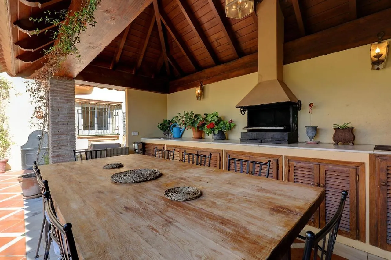 Villa In Great Location Marbella