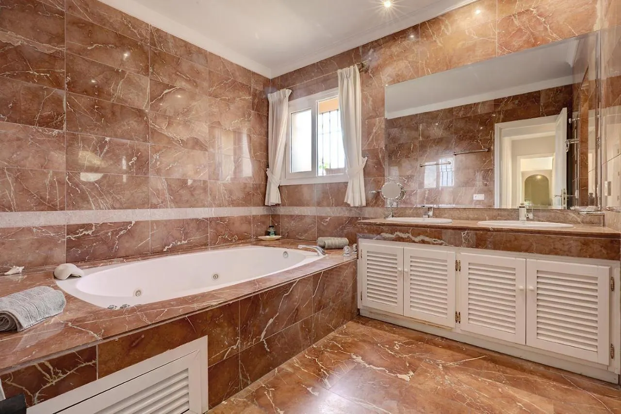 Villa In Great Location Marbella