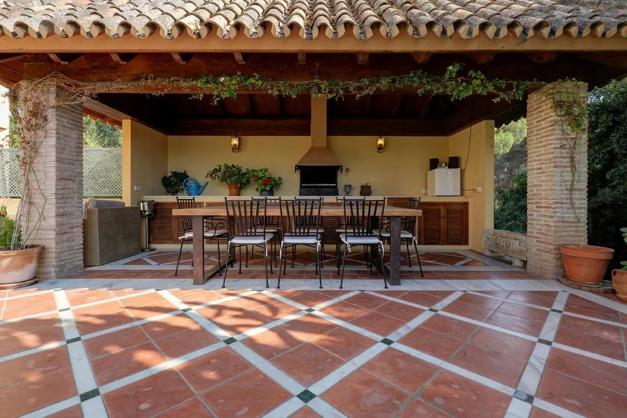 Villa In Great Location Marbella Hiszpania