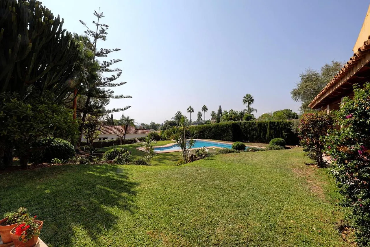 Villa In Great Location Marbella Hiszpania