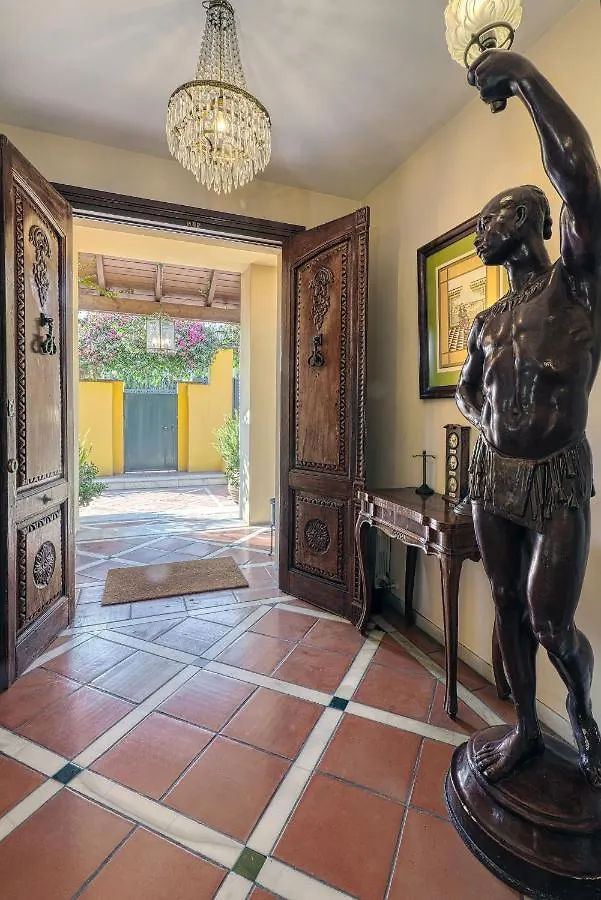 Villa In Great Location Marbella