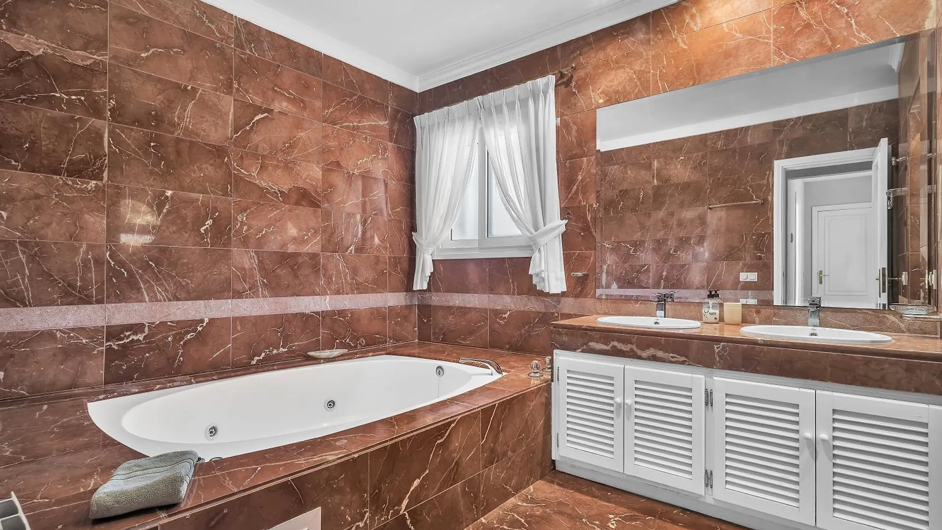 Villa In Great Location ماربيا